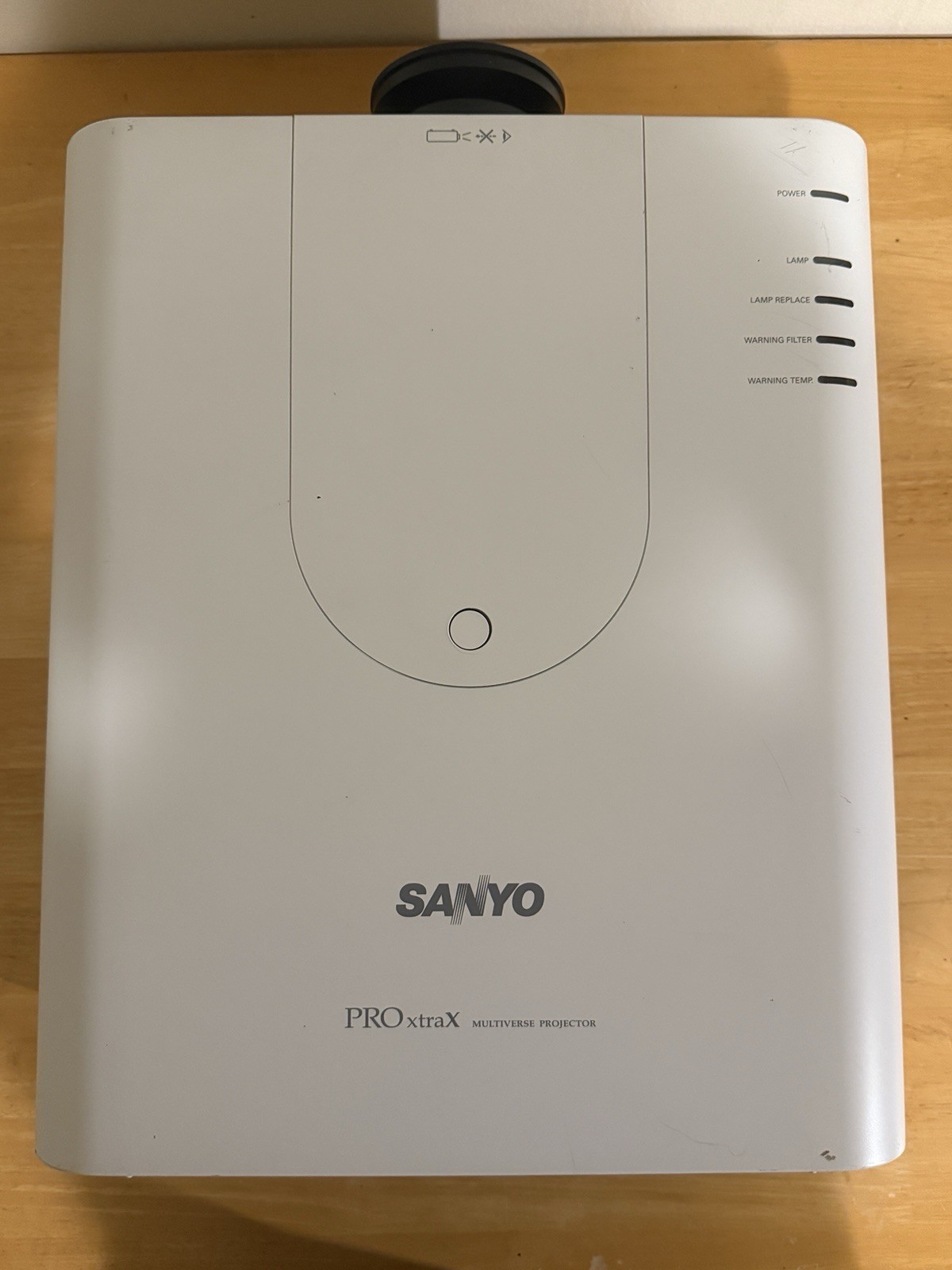 SANYO PLC-XP100L PROxtrax LCD Projector w/ Lens