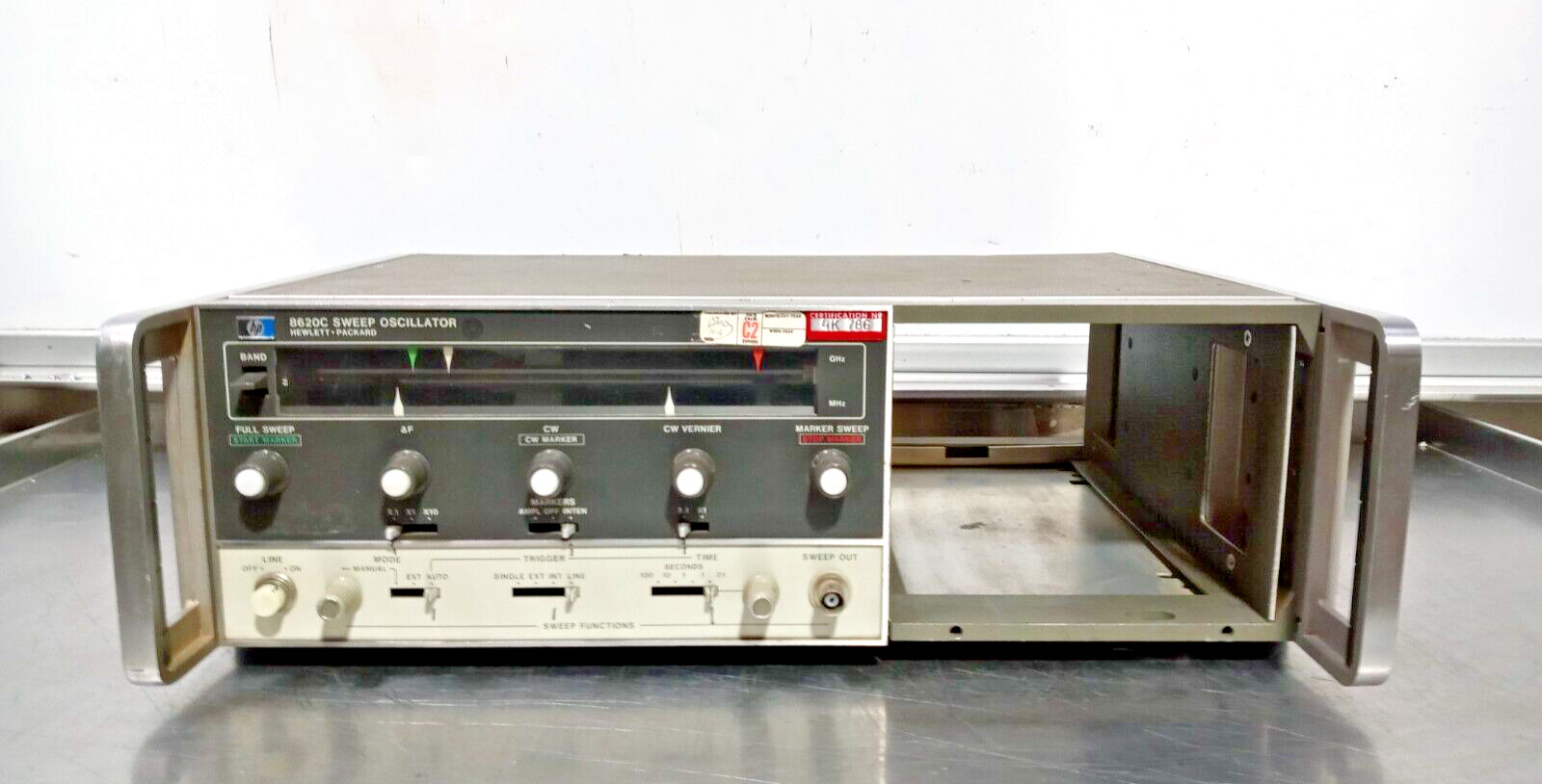 HP 8620C | Sweep Oscillator Main Frame, Untested