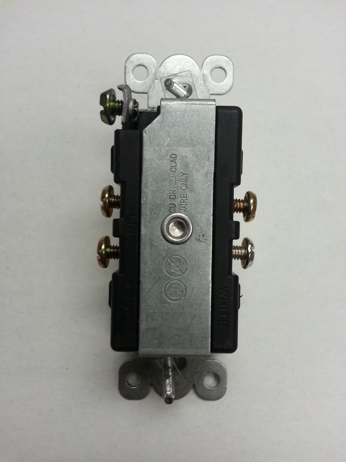 (10 pc lot) NEW Toggle Switch with Outlet Device Duplex Combo Single Pole White