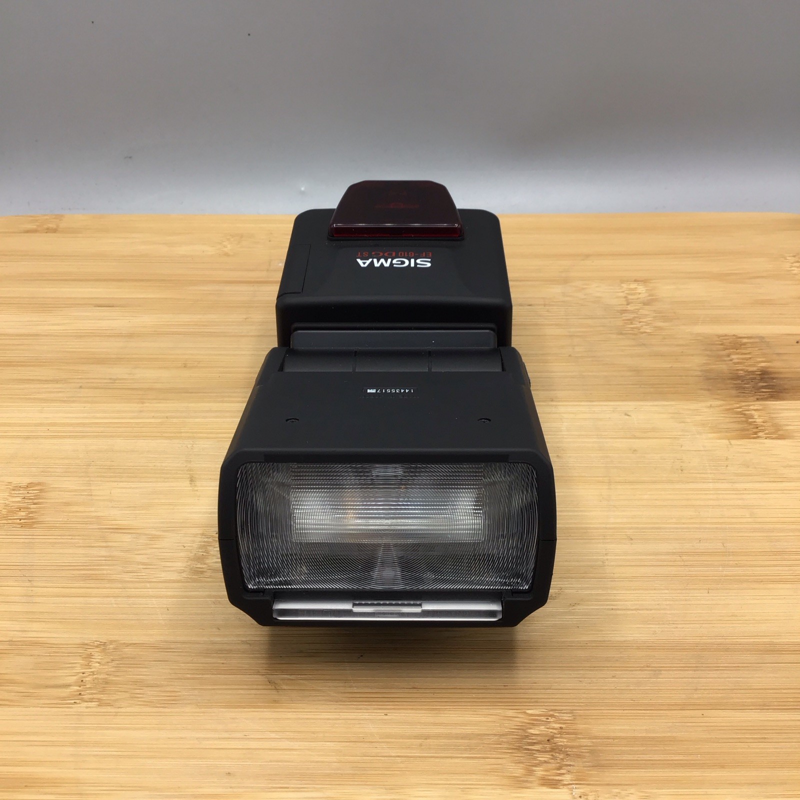 Sigma EF-610 DG ST Electronic Flash For Canon With Bag.