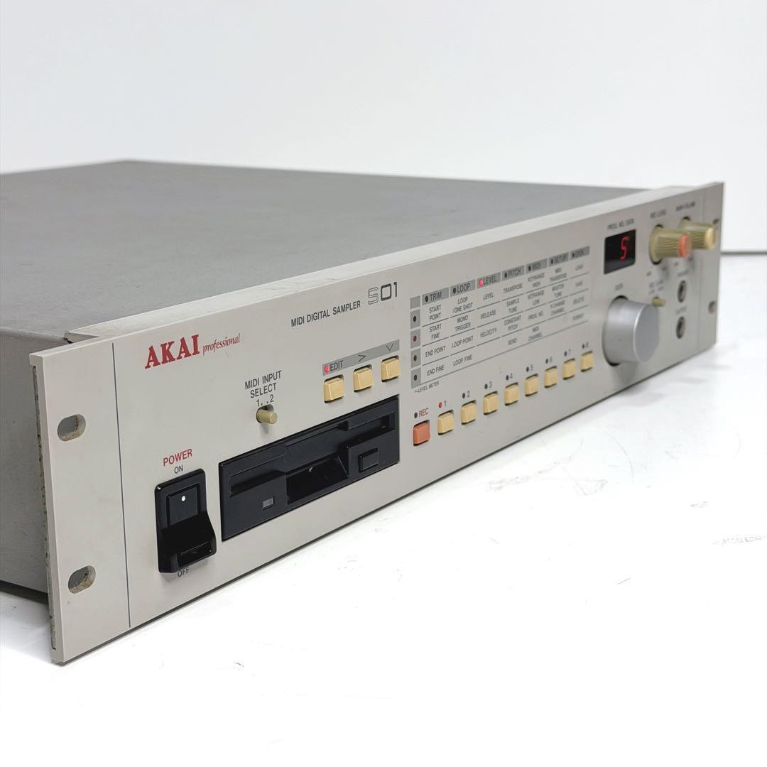 AKAI Professional S01 16-Bit MIDI Digital Sampler 2U Rackmount Floppy USED