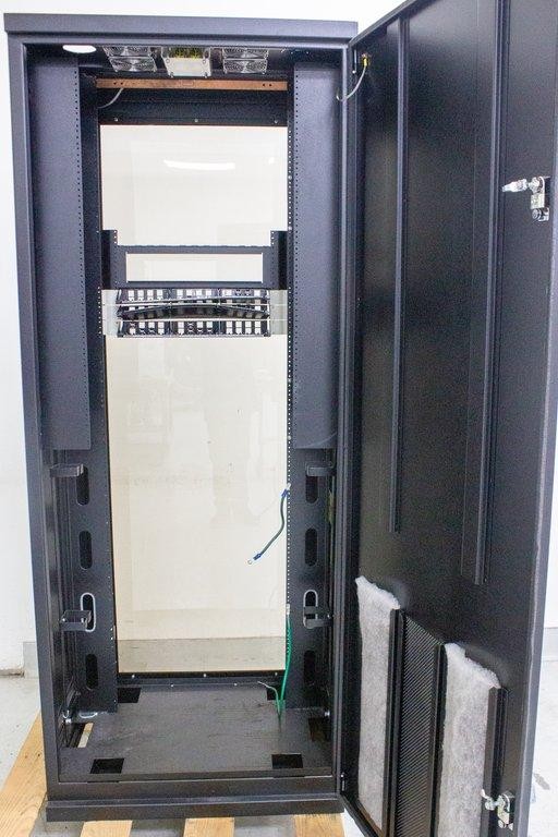 Electron Metal Server Rack Cabinet IT Equipment High Load Capacity (3374636)