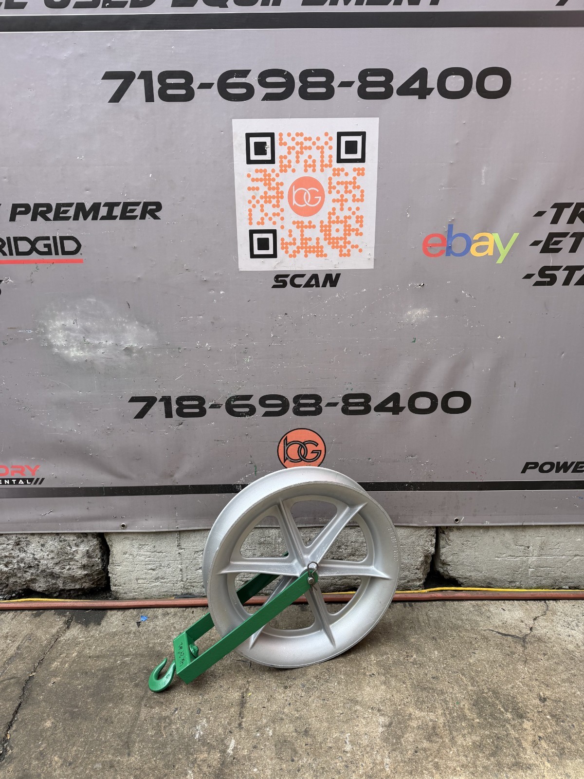 Greenlee 653 24 inch 4000 lbs Cable Puller Sheave, Hook  Great Shape