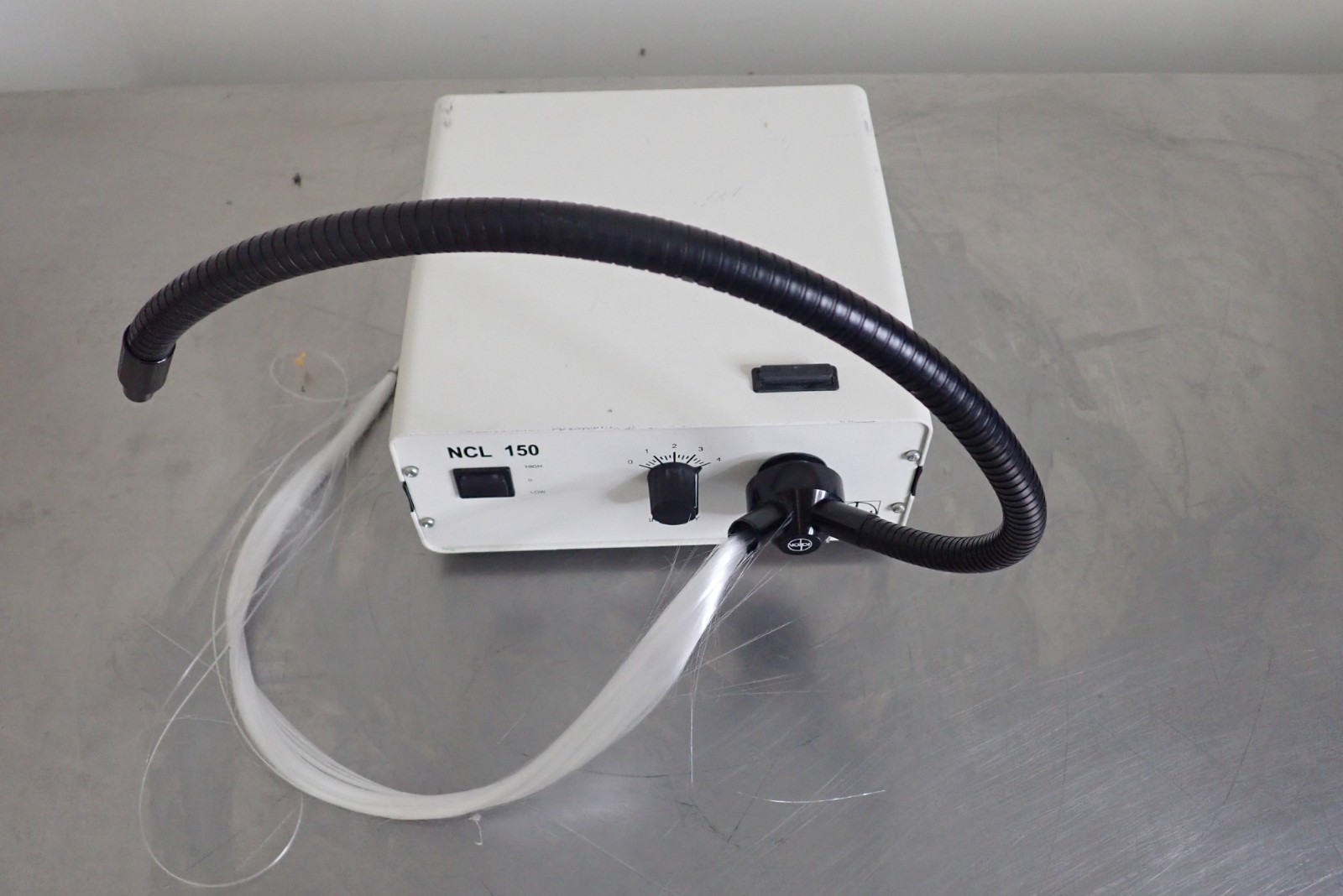 Volpi NCL 150 Fiber Optic Illuminator w/ Light Guide