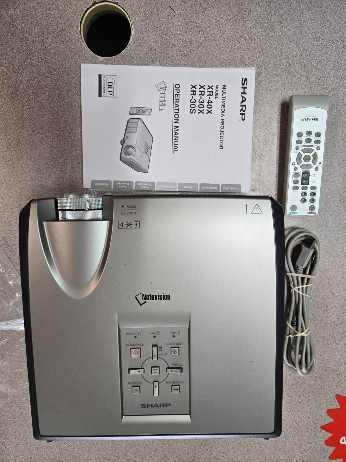 Sharp XR-30X DLP Multimedia Notevision Projector bundle w/remote TESTED