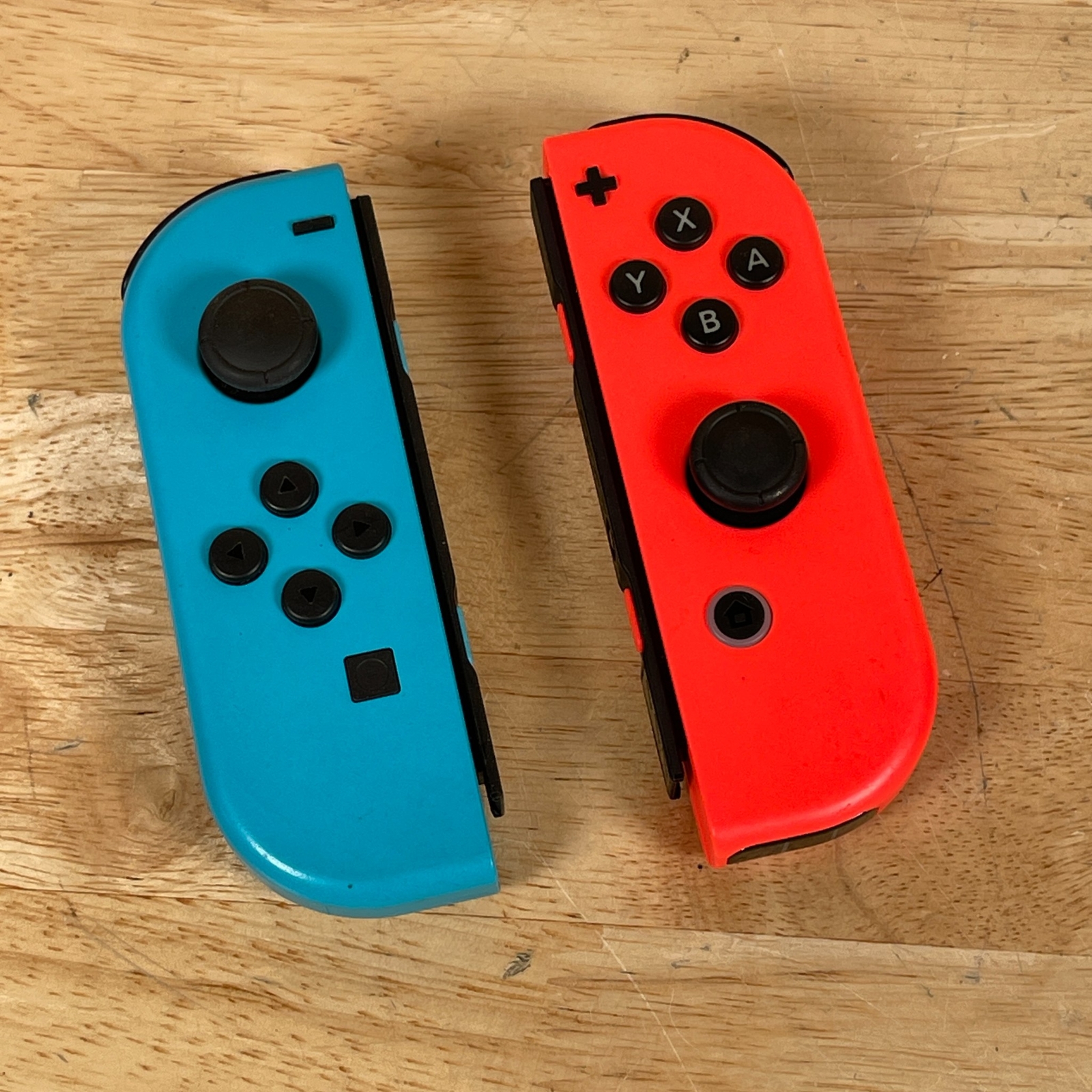 Nintendo Joy-Con HAC-015 Blue & Red Wireless Left/Right Side Gaming Controller