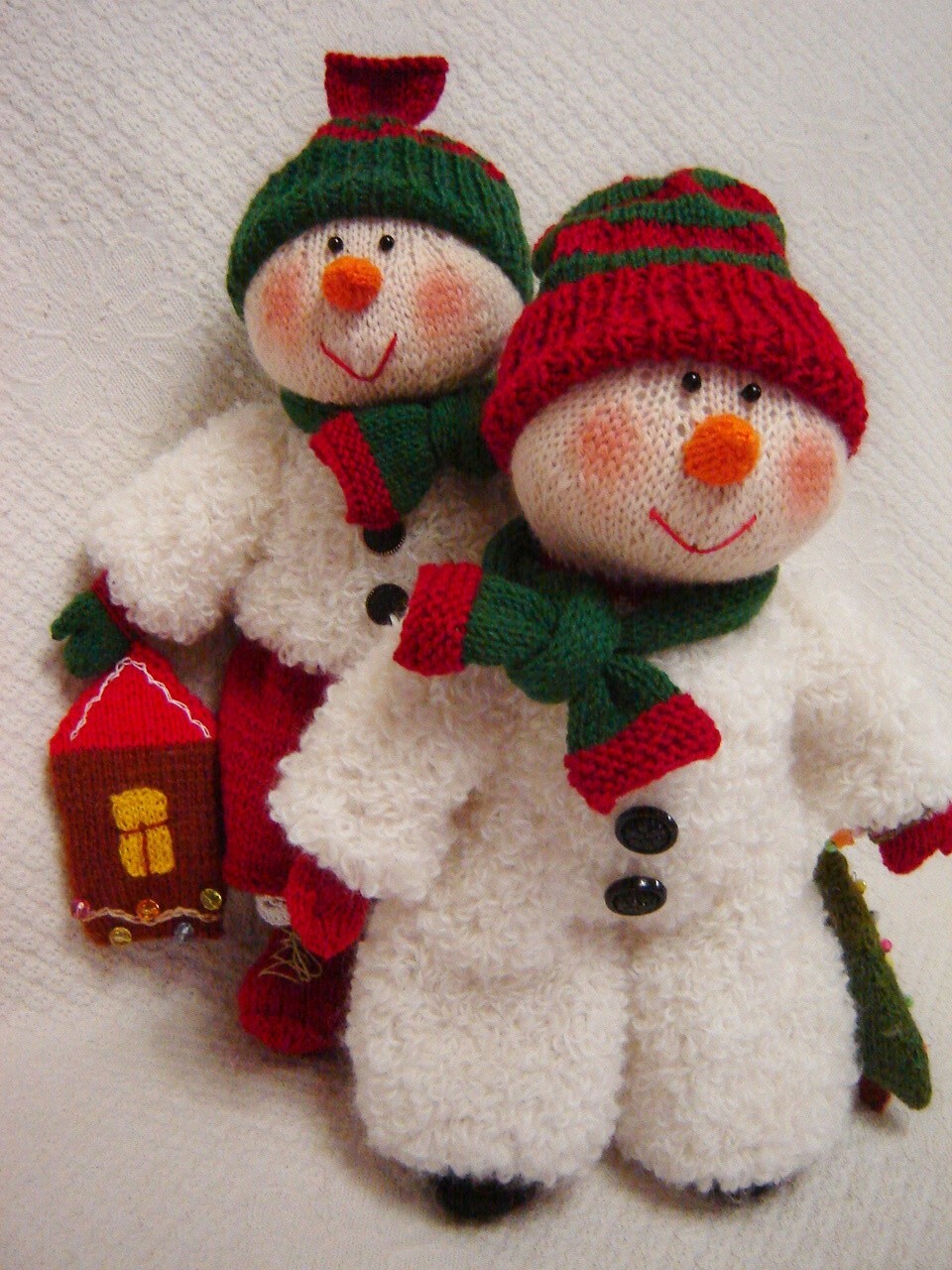 Toy knitting patterns Christmas -easy knitting bunny toys and knittin Snowfamily