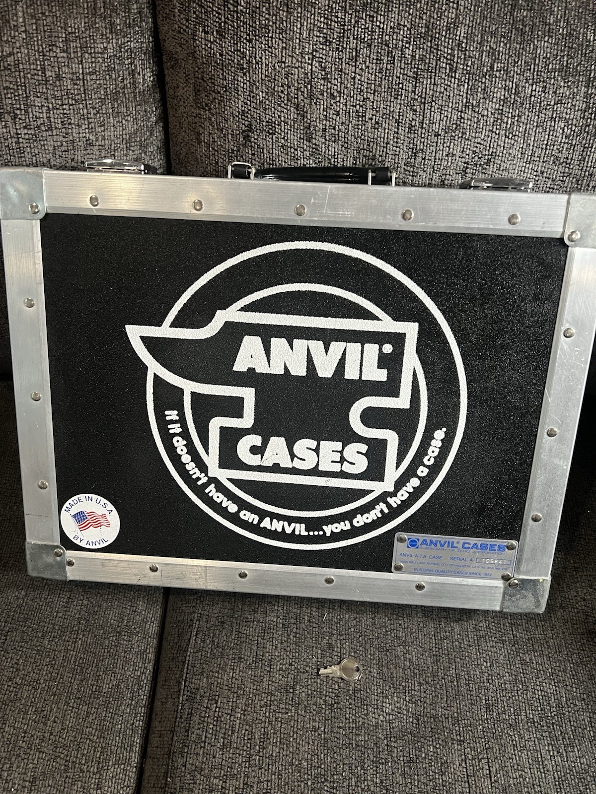 Vintage ANVIL Hard Metal Briefcase Musician's Road / Flight Case 14x5x18 W/ Key