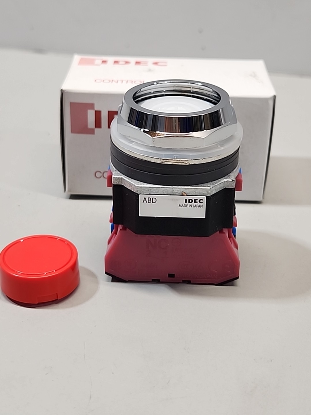 IDEC ABD211NUR PUSHBUTTON
