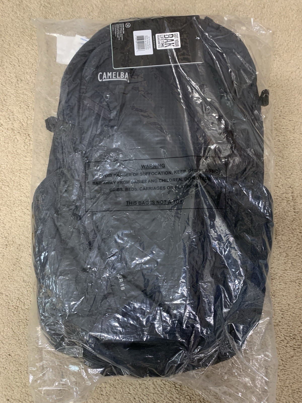 NEW Camelbak Black Cloud Walker 18 Backpack *Unused 2.5l Hydration Bladder