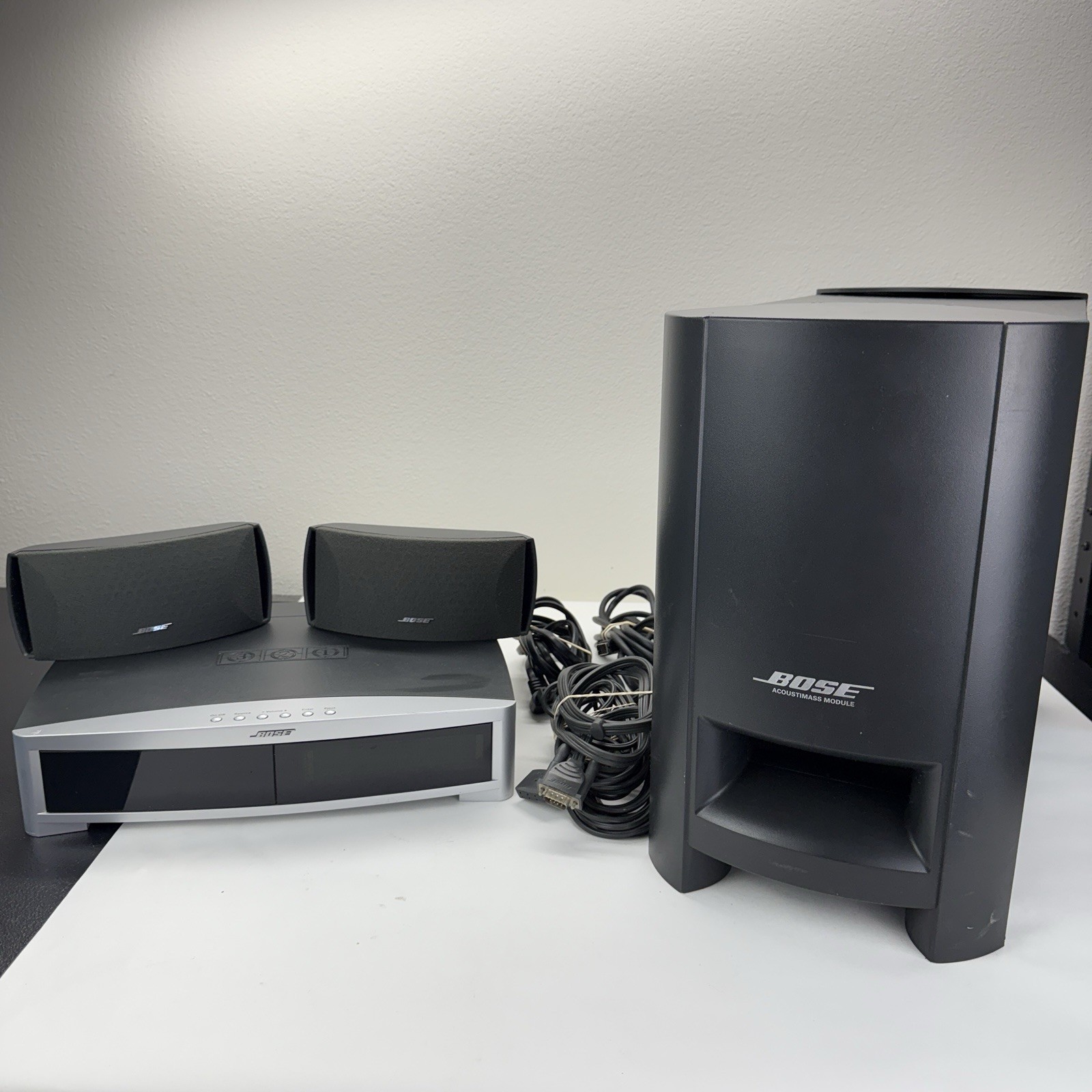 BOSE AV3-2-1 Series II Media Center & Powered Speaker System W/Cords Tested
