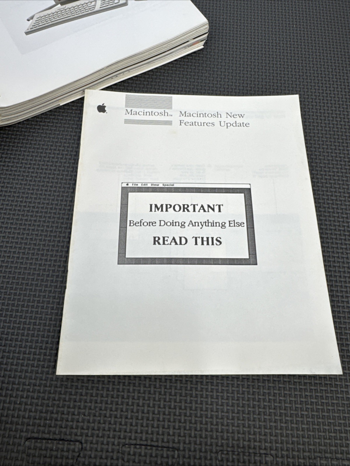 Apple Macintosh Se Owners Manual (Front Cover Damage Read)