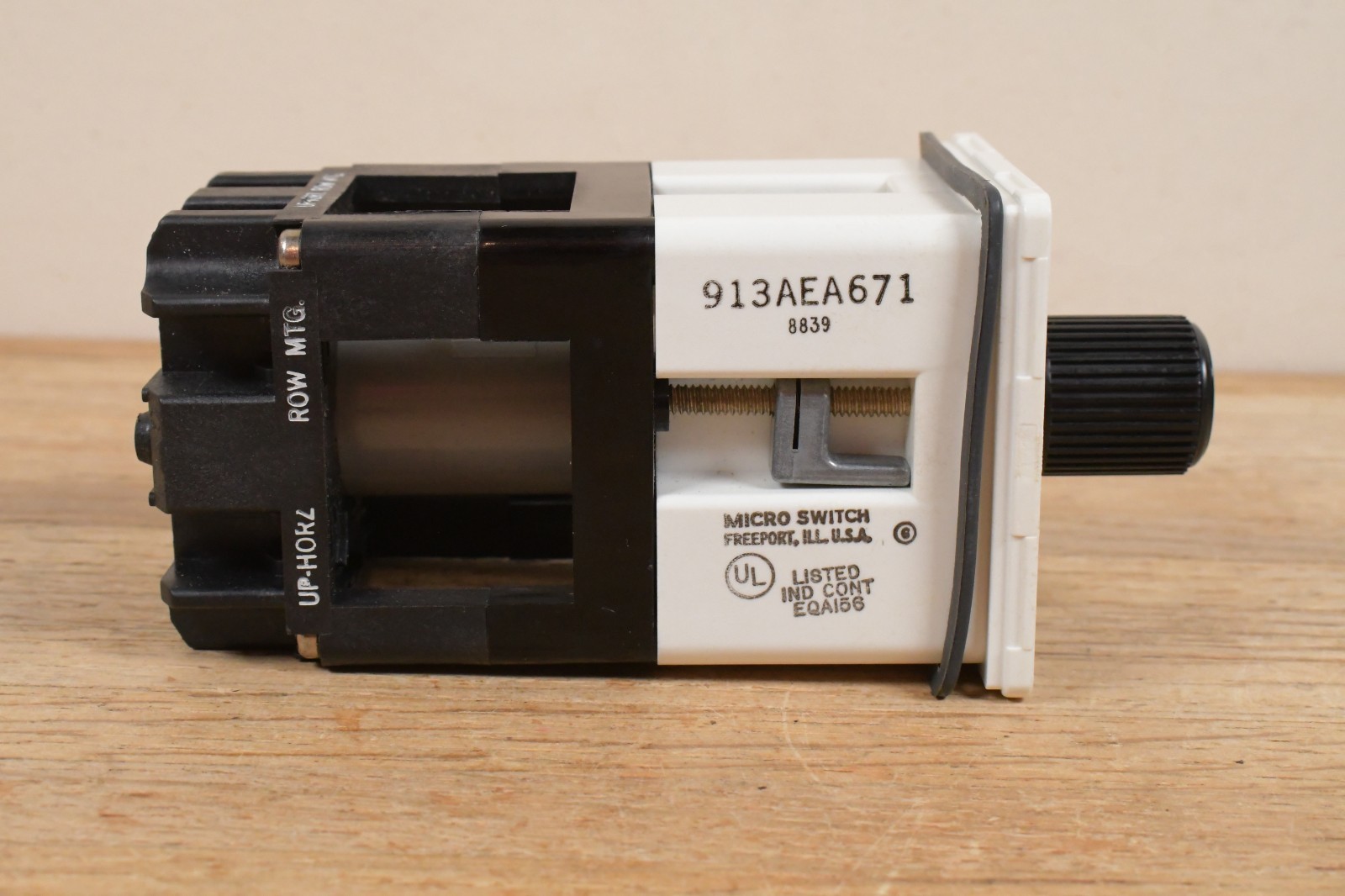 Heavy Duty Control Panel Industrial Grade 2-Position Maintained Rotary Switch