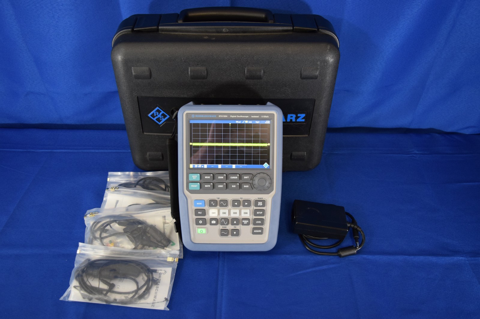 Rohde & Schwarz RTH1004 /B242 Digital Handheld Oscilloscope 4Ch 200MHz 5GSa/s