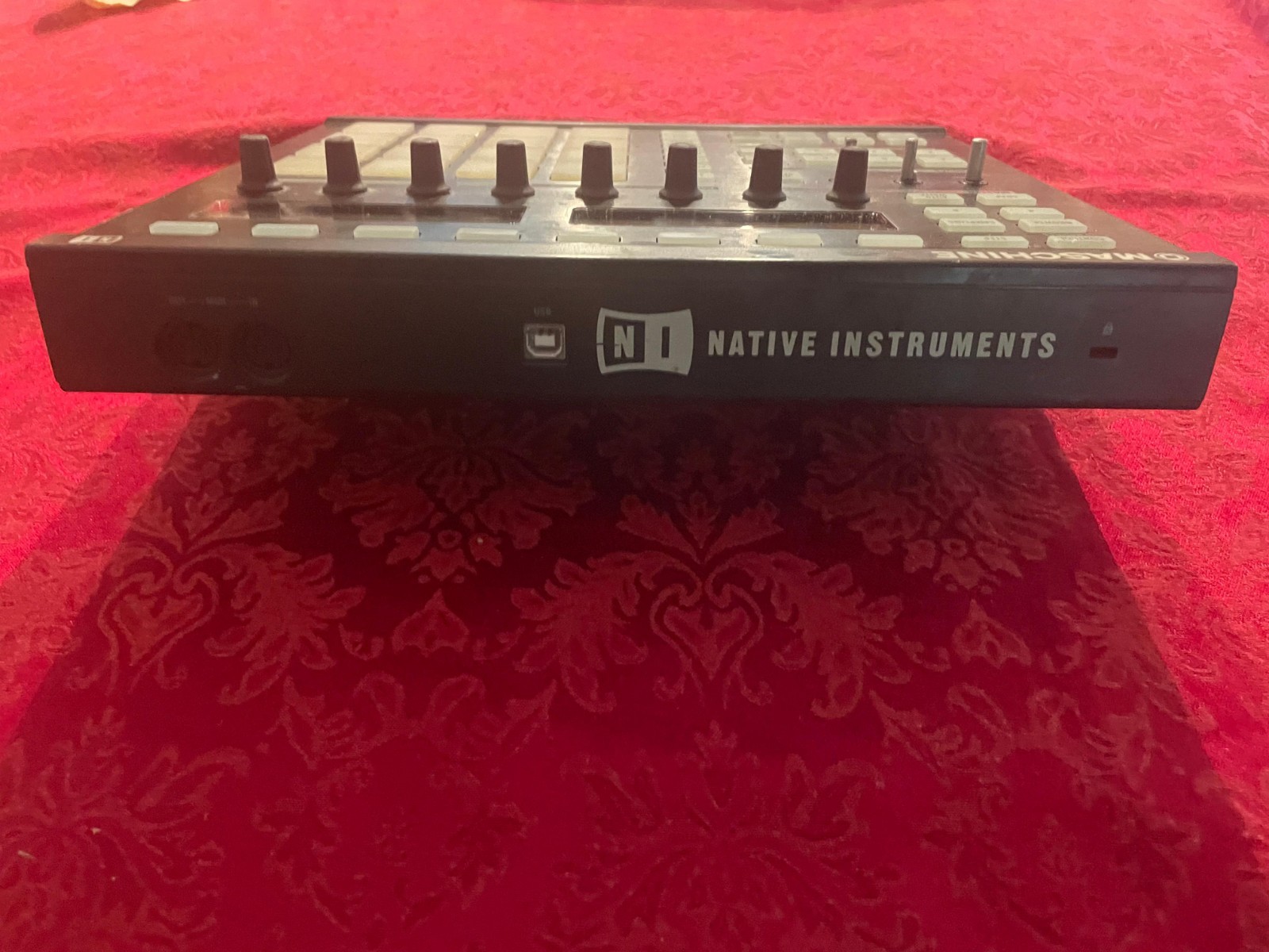 NI Maschine MK1 Drum Machine Pad Controller - Tested Powers Up Unit Only