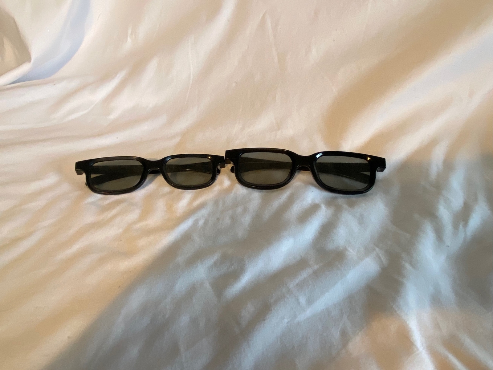 Real 3D Active Glasses Two Pairs Barely Used One Adult & One Child Size