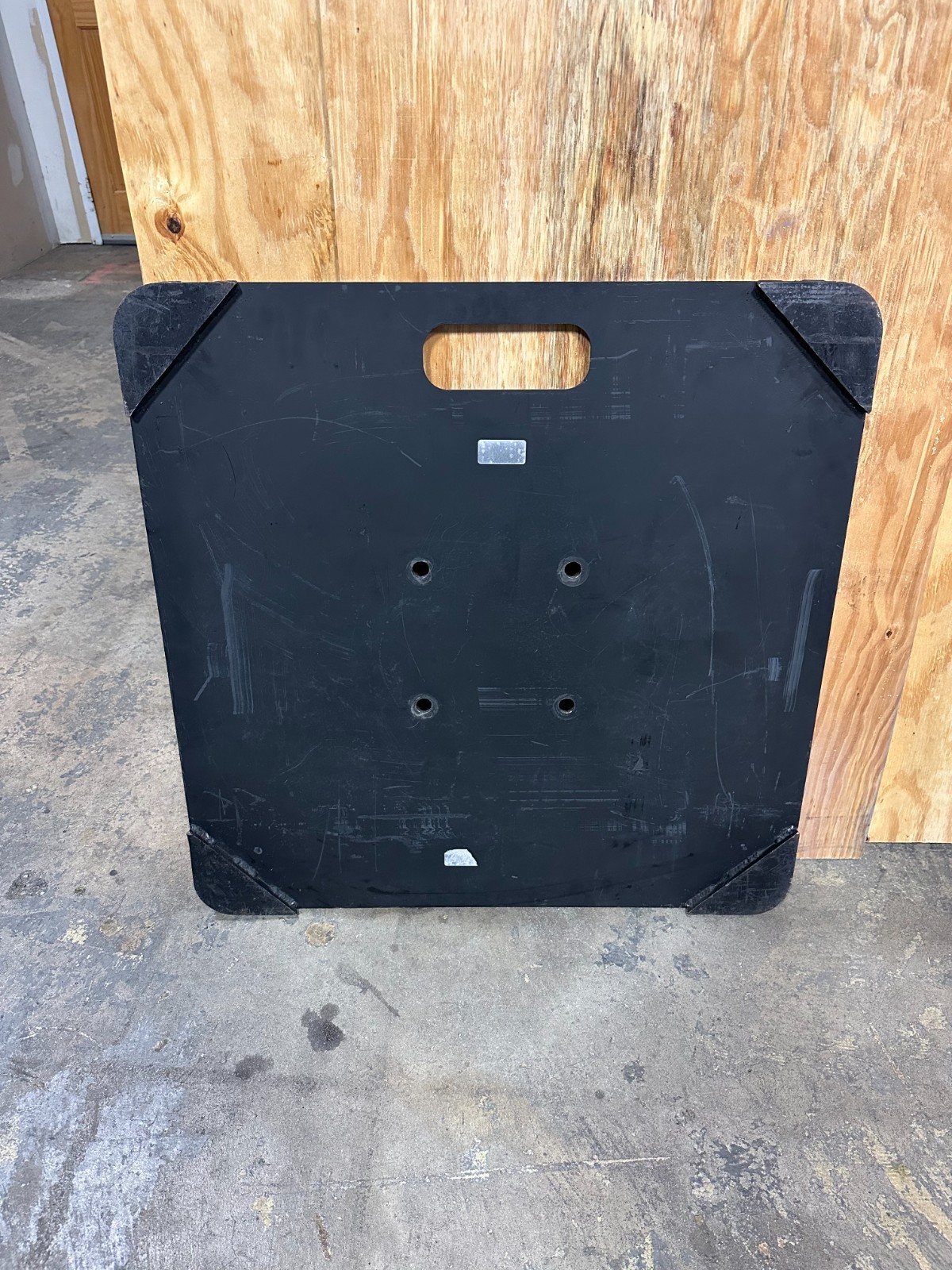 Tomcat 30" x 30" Baseplate – Used