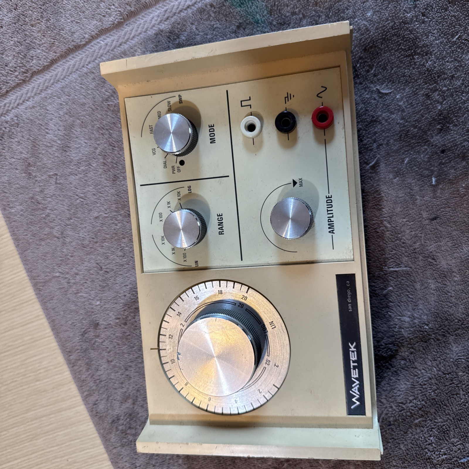 READ Wavetek Model 30 frequency signal Function Generator 20 Hz-200 kHz Portable