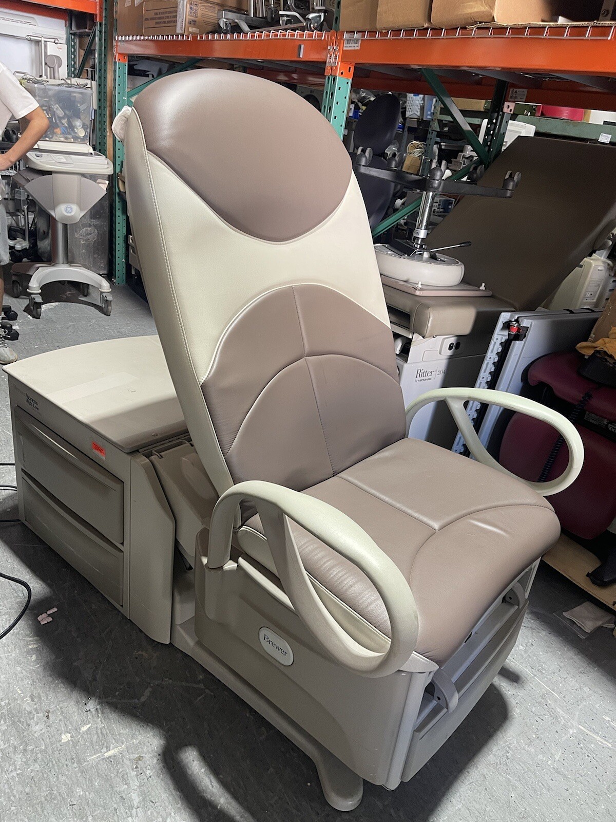 Brewer 6500 Access High-Low Exam Table