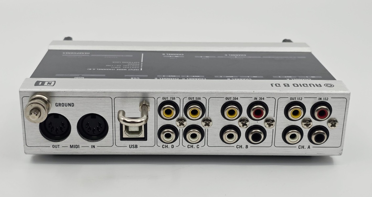 Native Instruments Audio 8 DJ Black Silver 24-Bit High-End Audio Interface