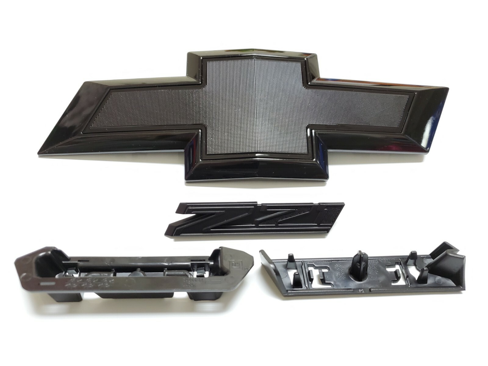 2019-2021 Chevrolet Silverado 1500 Front bowtie & Z71 Grille Emblem Matte Black