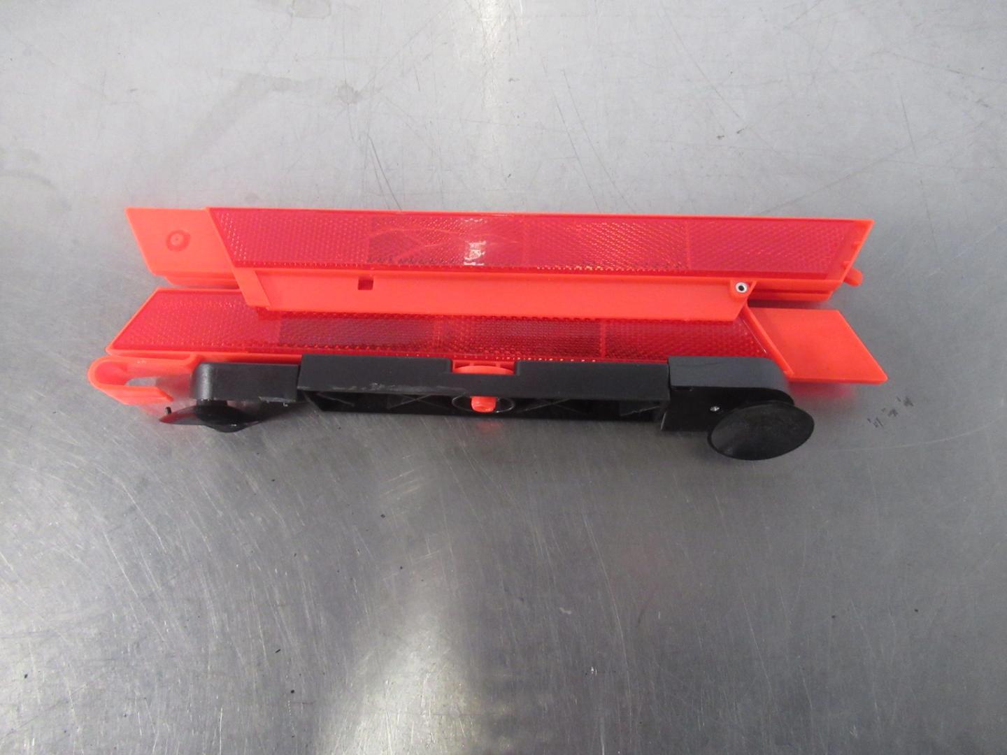 EB1382 2007 07 PORSCHE 997 911 TURBO EMERGENCY WARNING TRIANGLE