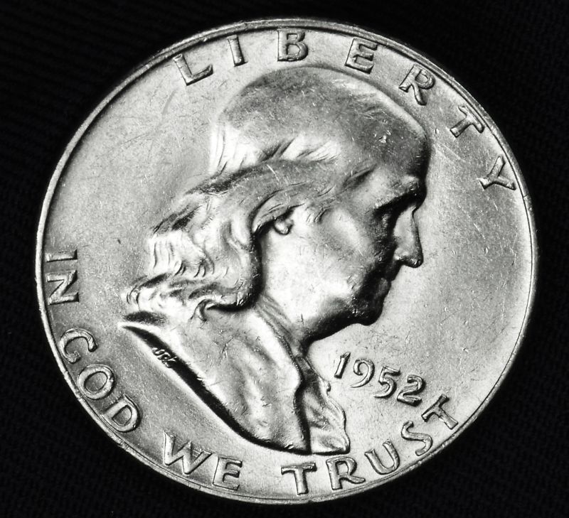 1952-d Franklin Half.   90% Full Bell lines.    High Grade  (Inventory A)