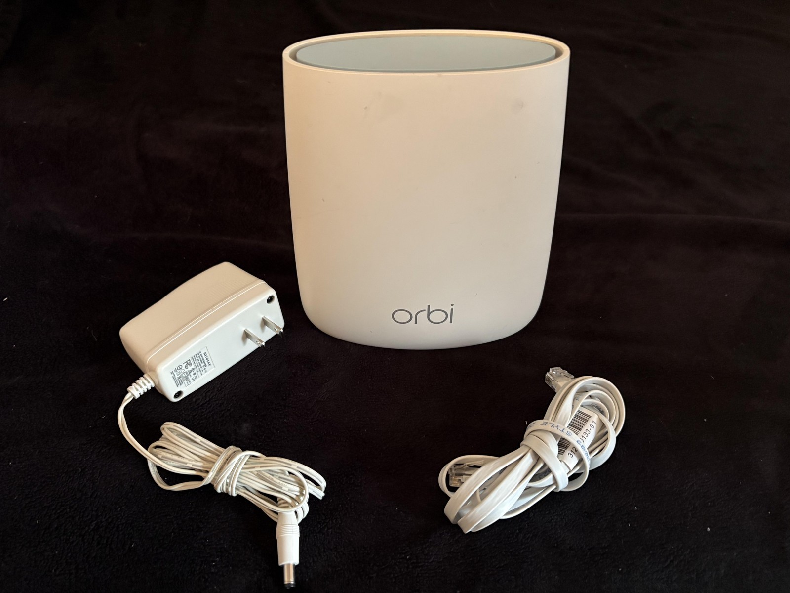 NETGEAR Orbi RBR20 AC2200 Tri-Band Mesh WiFi Router White Gigabit W/ Adapter