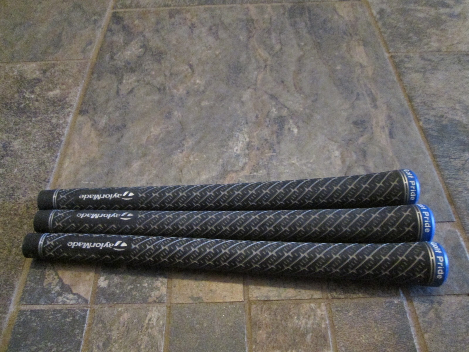 Golfpride Z-Grips Taylormade iron grips (3) NICE PULLS!!!!!!