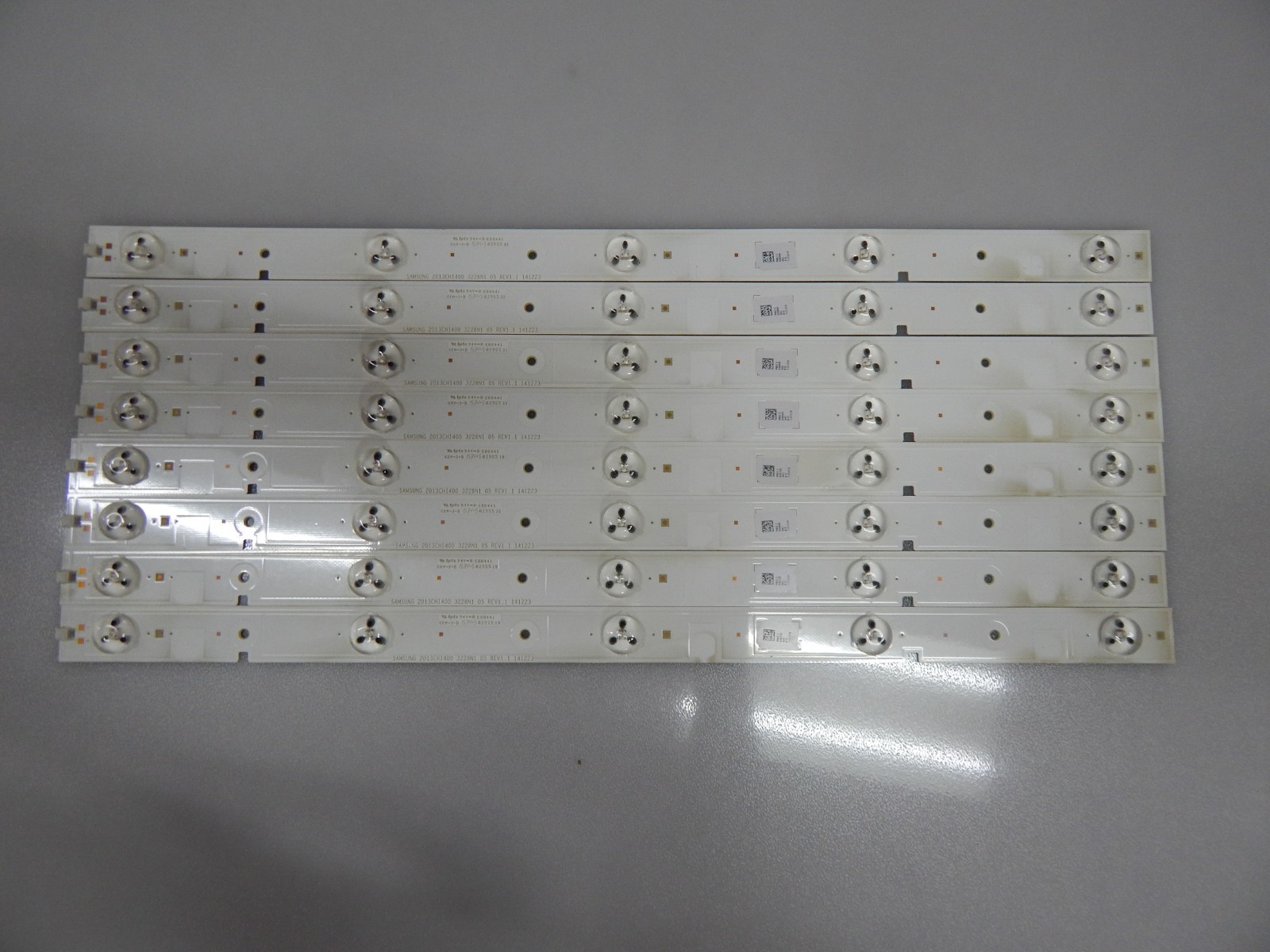 HISENSE INSIGNIA 40" FULL SET BACKLIGHTS 1131319 2013CHI400
