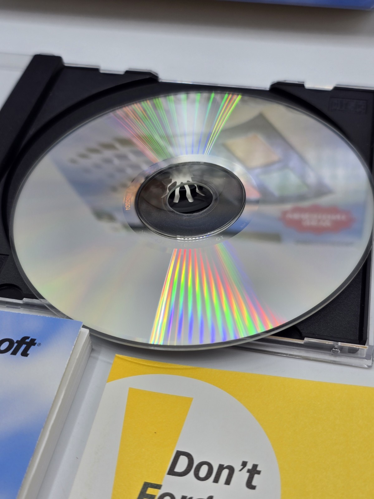 Microsoft Windows 98 Upgrade New Version CD-ROM w/Product Key & Book Big Box