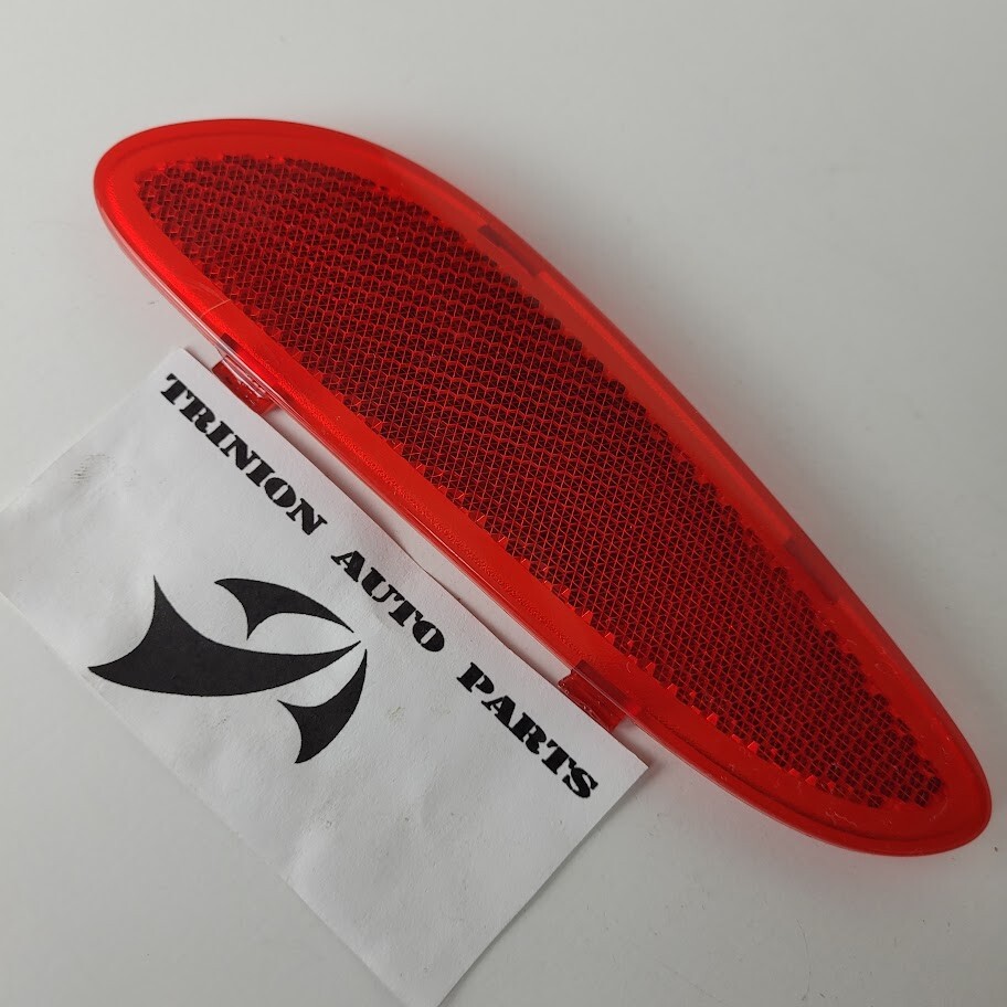 2002-2009 Chevy Trailblazer Interior Door Reflector Lens Passenger Side Red OEM