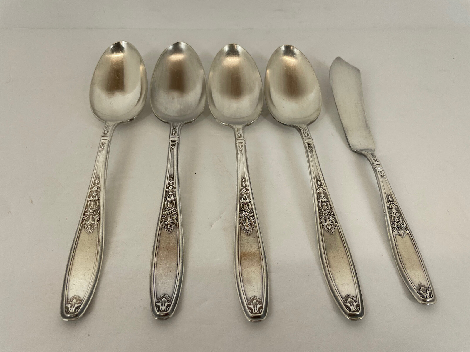 VTG Ambassador Table Spoons Spreader Knife 1847 Rogers Silverplate Flatware