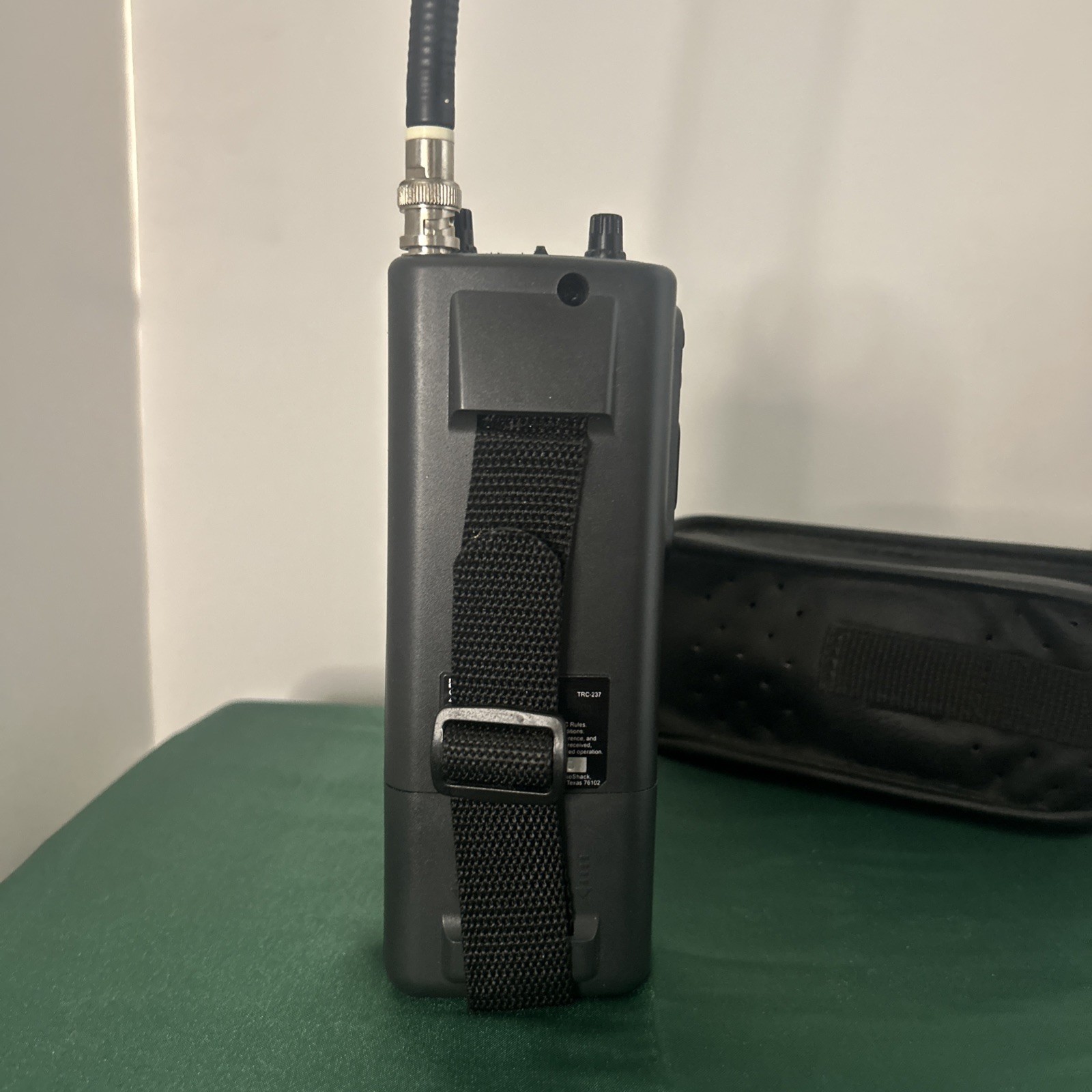 RadioShack TRC-237 CB Walkie Talkie Transceiver 40 Channel LED Display UNTESTED