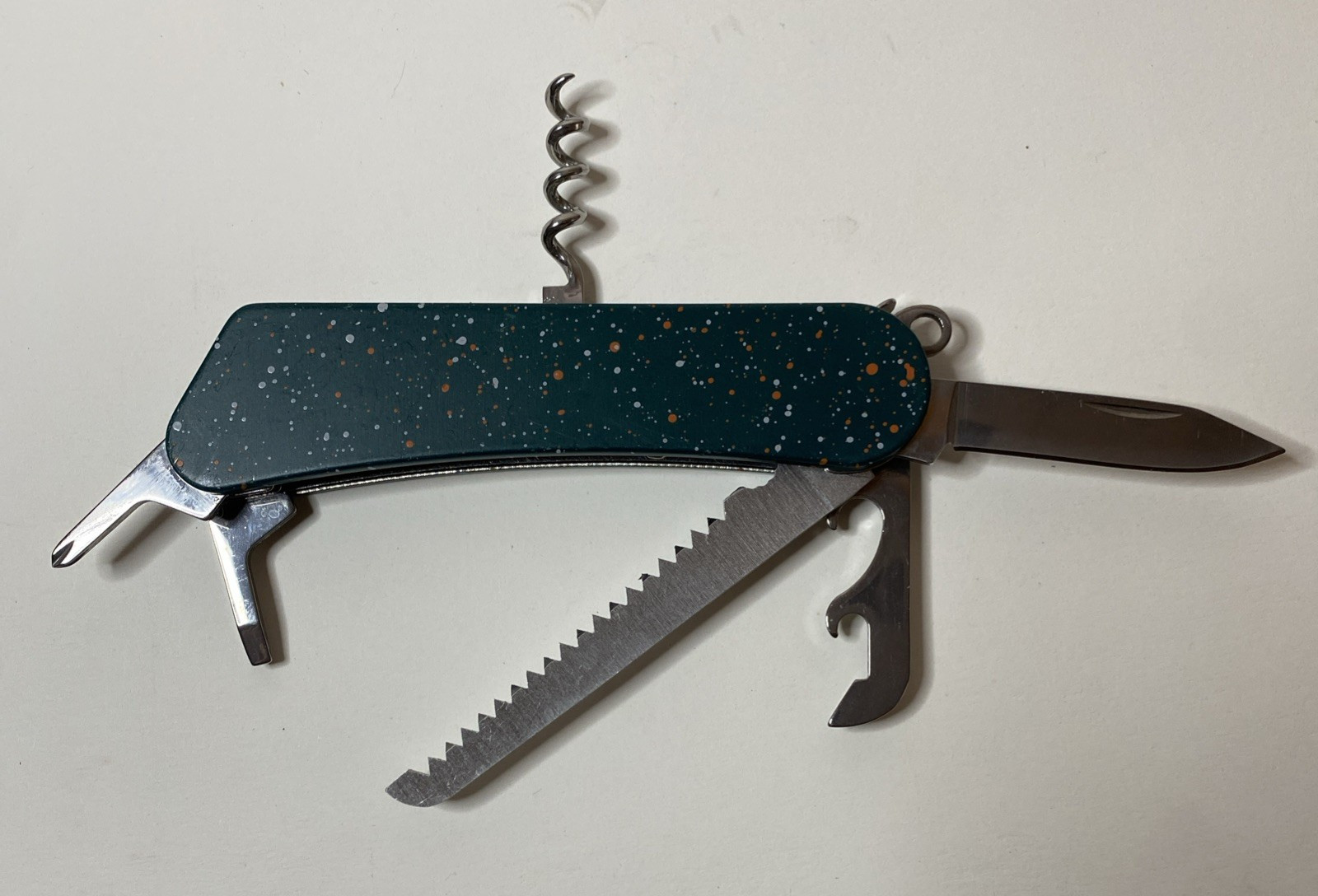 Gentlemen’s Hardware Pocket Knife – Compact Multi-tool with Speckled Handle