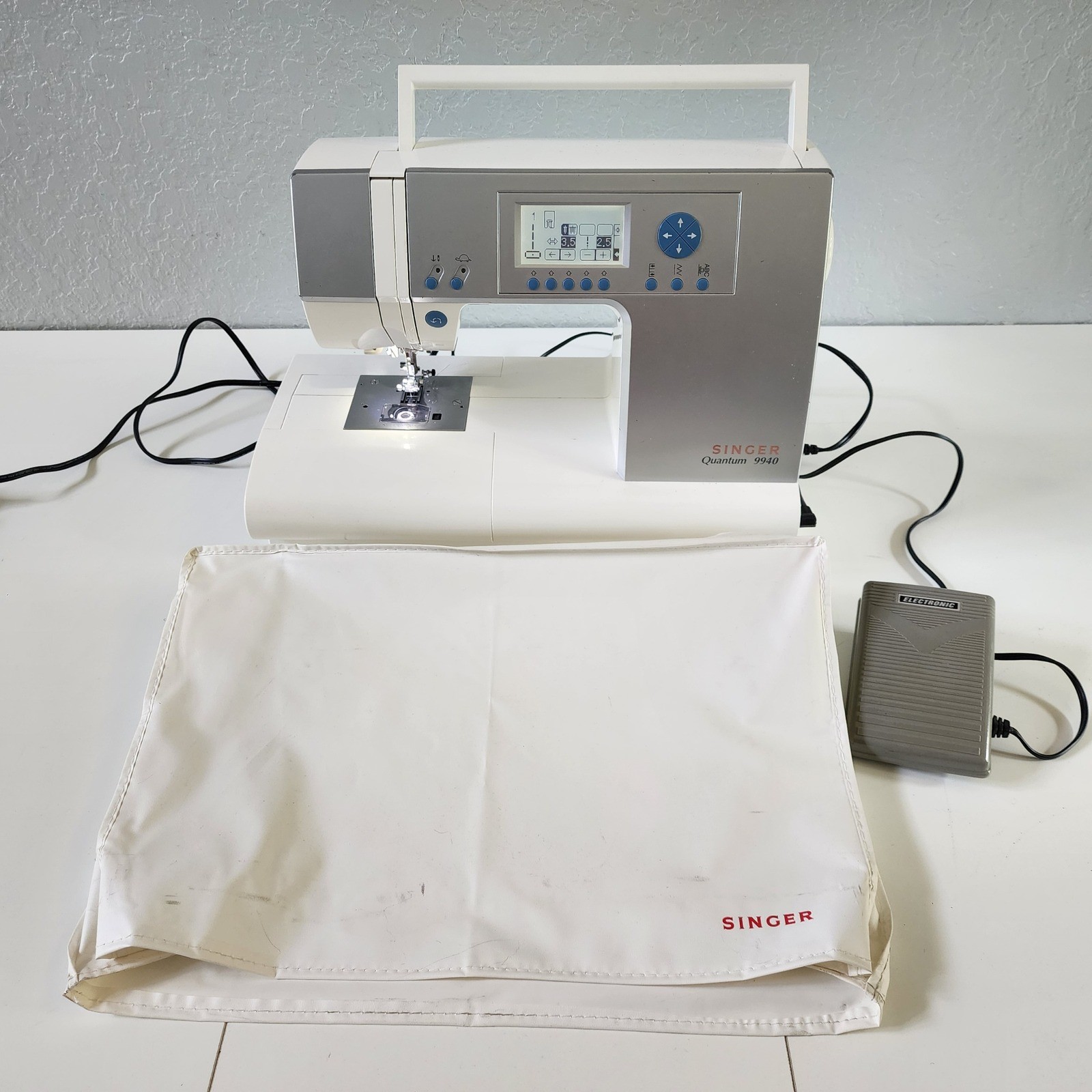 Singer Quantum 9940 Computerized Sewing Machine with Foot Pedal and Cover White