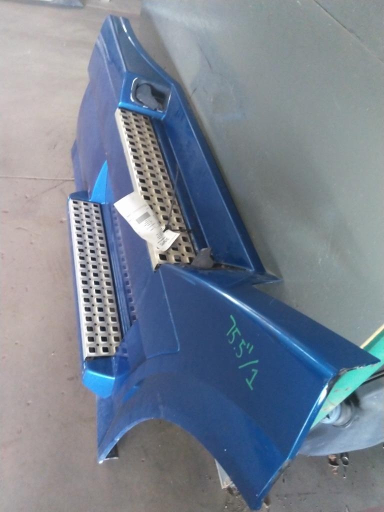 For 2013 VOLVO VNL SIDE FAIRING Right , IL