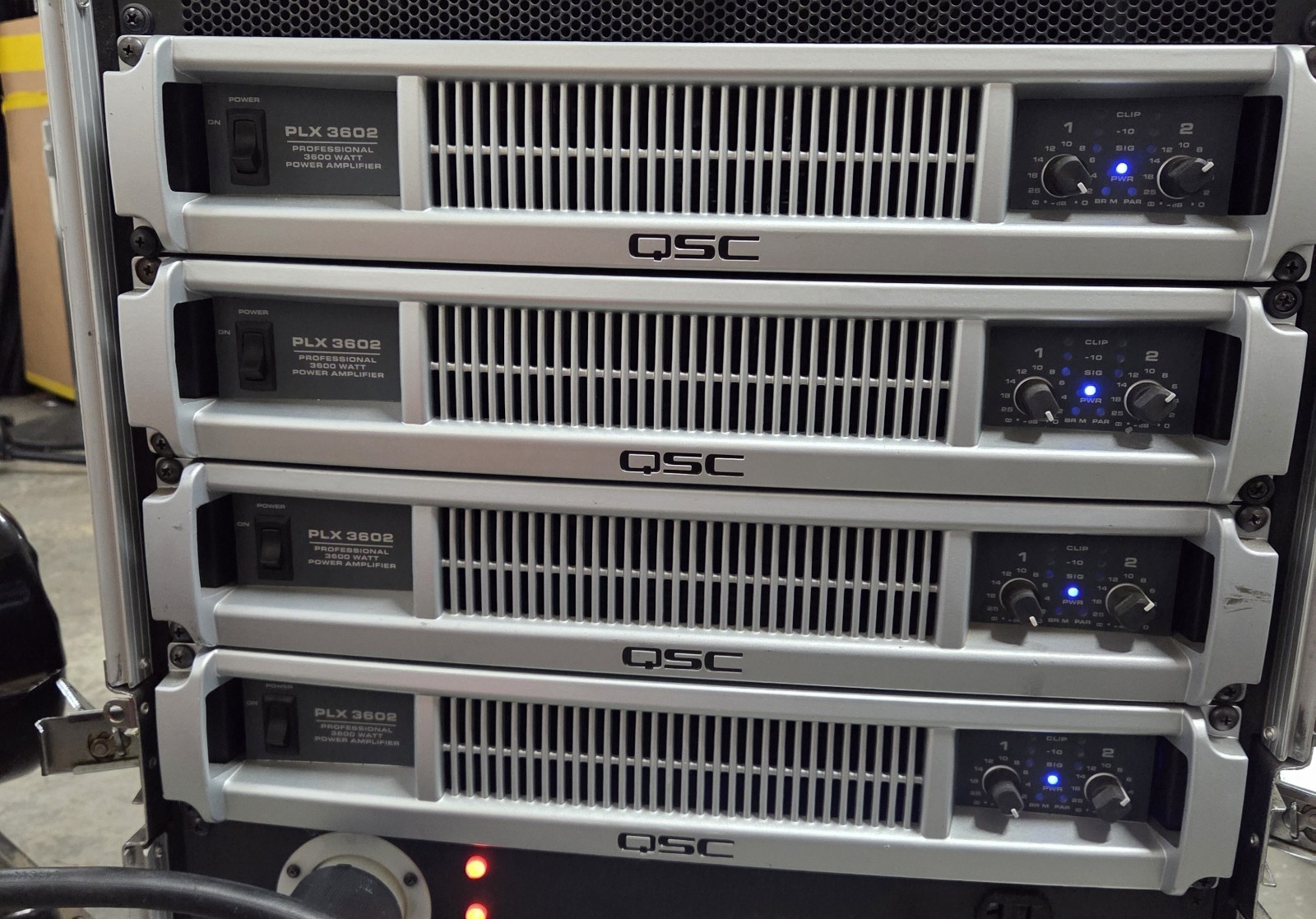QSC PLX3602 Stereo Power Amplifier 2-Channel