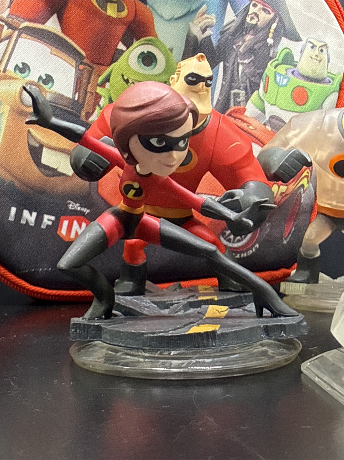 Disney Infinity Start 'N' Go Carrying Case w/ 7 Incredibles Figures