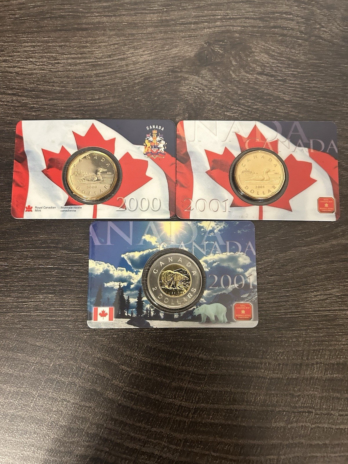 2x 2000 $1 Loonie Coins 1x 2001 $2 Loonie Coin Uncirculated Card Royal Mint