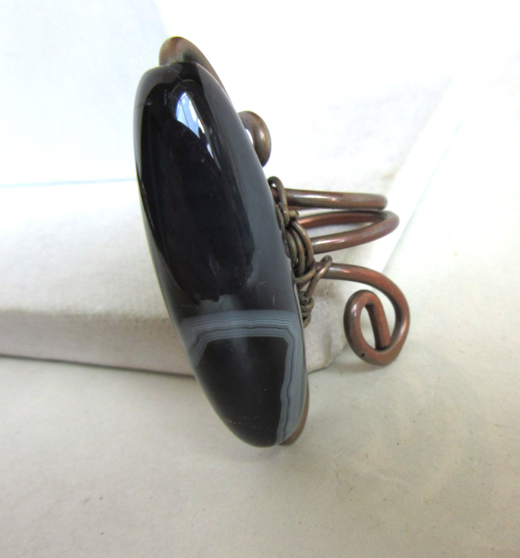 Copper wire wrapped ring with large, banded agate stone - size 7