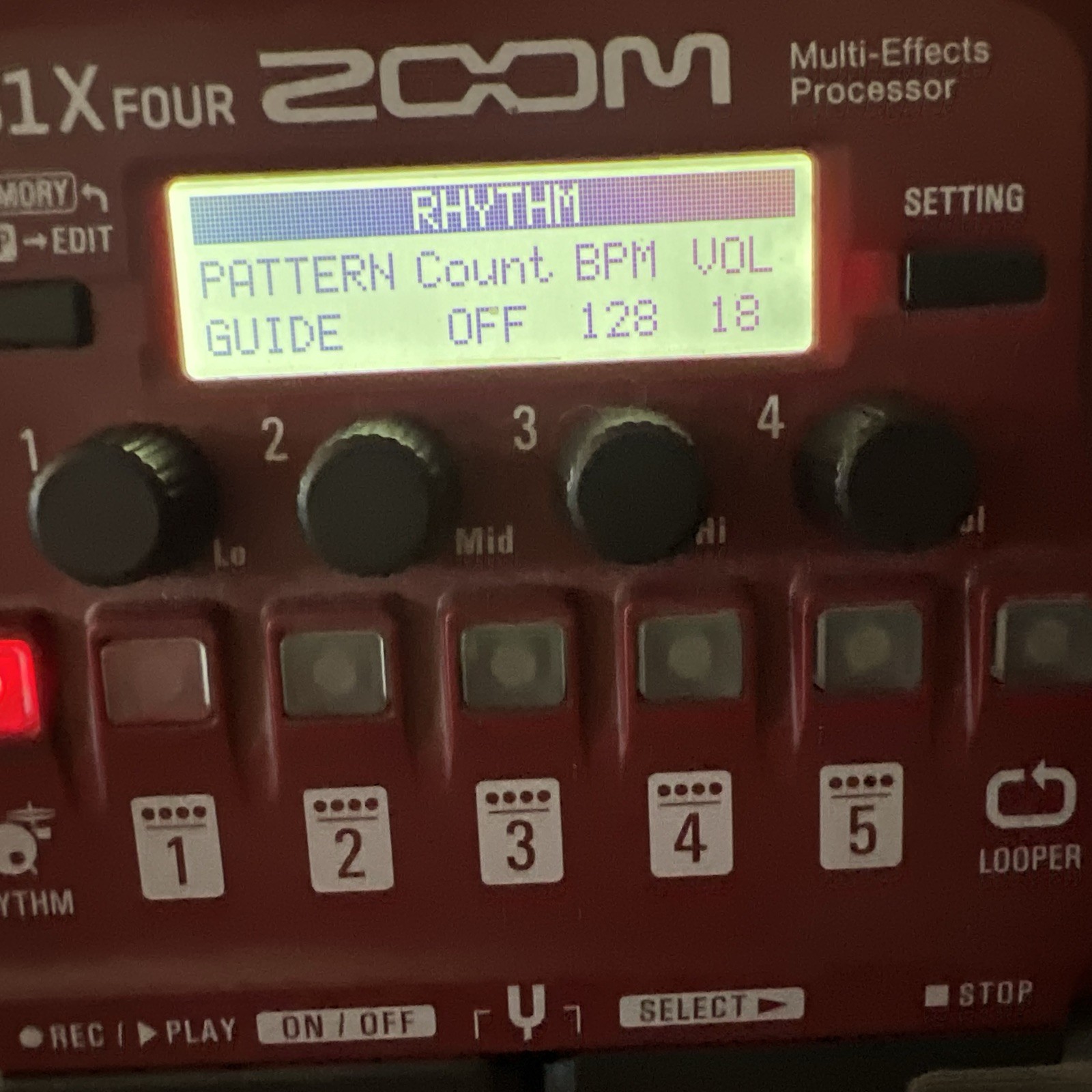 ZOOM Multi-Effects Processor (for Bass) B1 FOUR Red & Zoom with ZOOM PS & Box