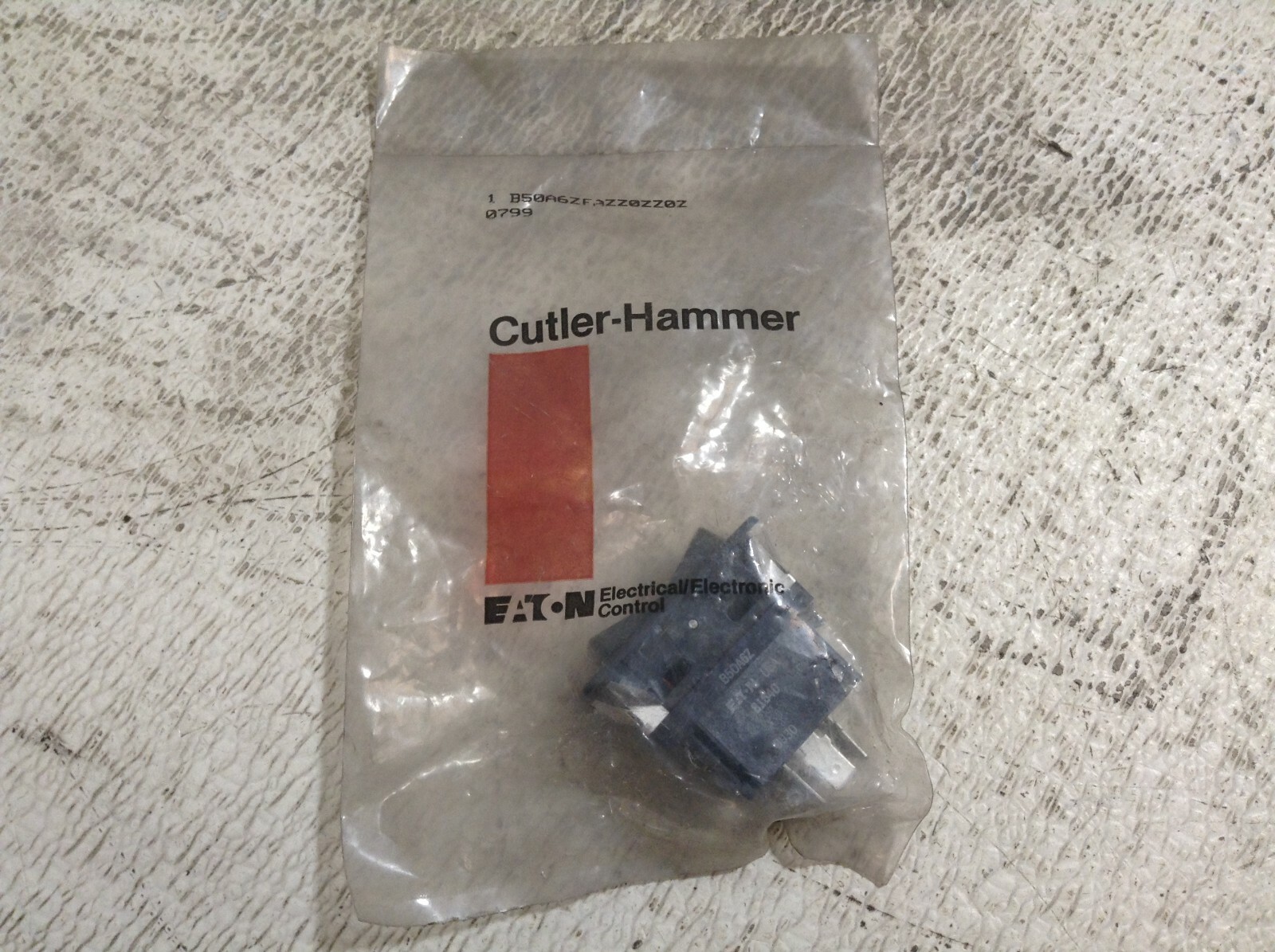 Cutler Hammer Eaton B50A6Z 1 Position Momentary 1 Maintained Toggle New (TSC)