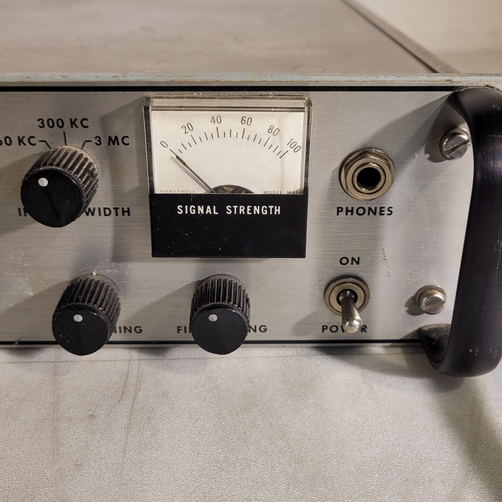 Astro Communication Labratory SR-202 VHF Receiver MC Tuner