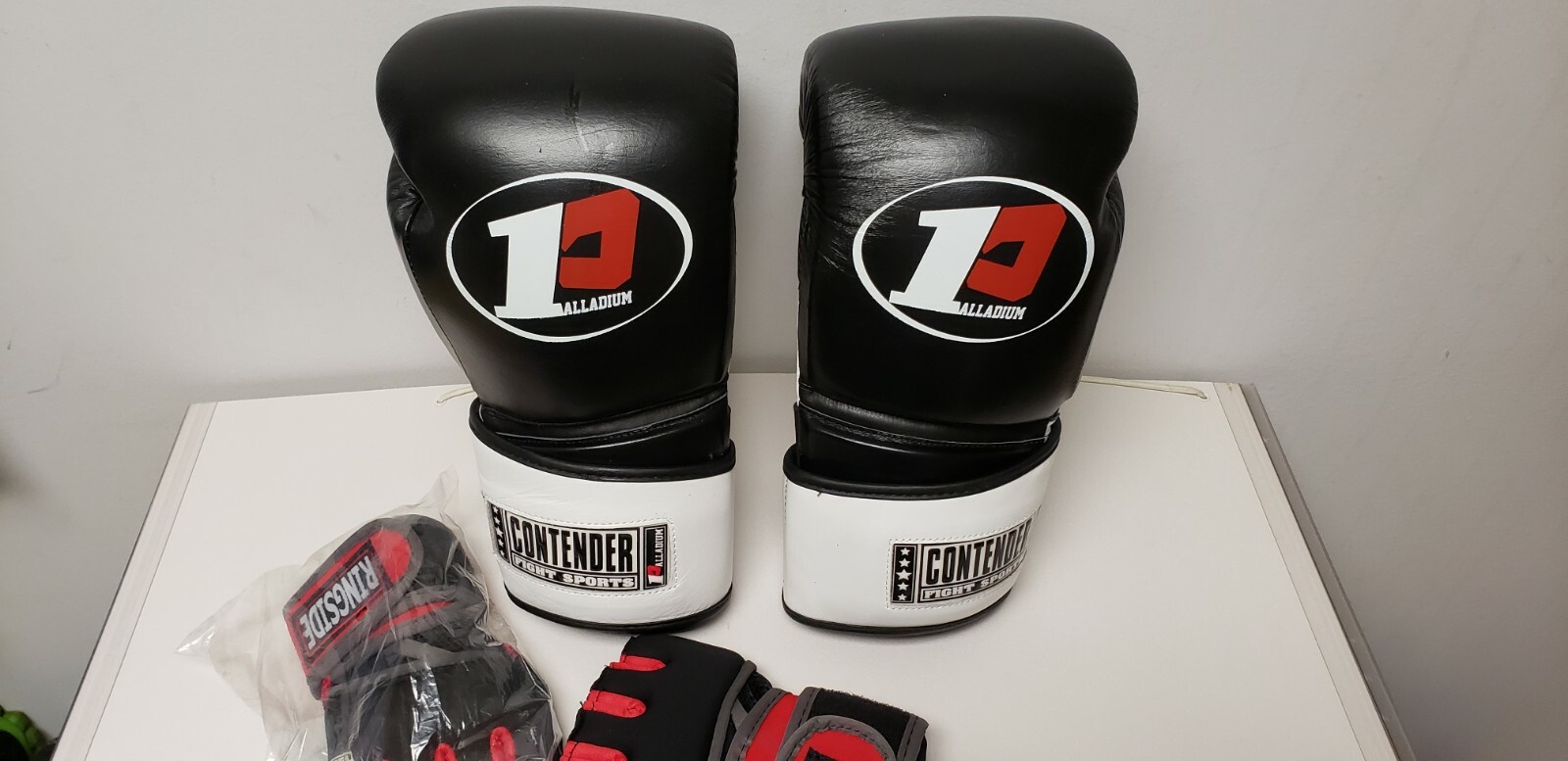 Contender Palladium Sparring Gloves Boxing Kickboxing  16  oz. PLUS GEL GLOVES