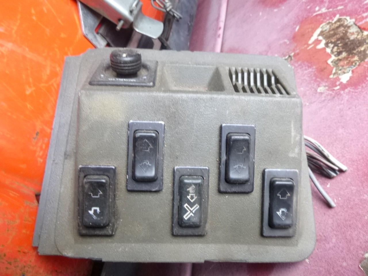 Range Rover Dicovery console with switch (art.982)