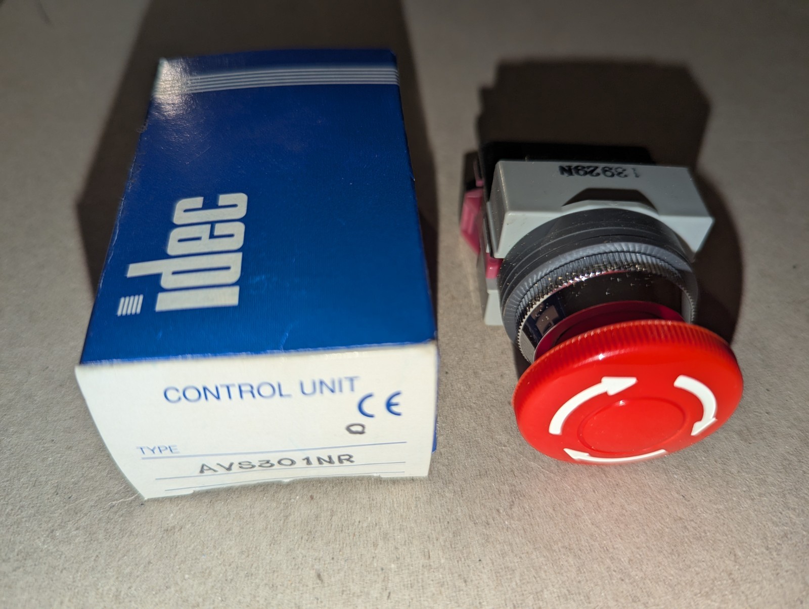 NEW GENUINE IDEC AVS301NR CONTROL UNIT
