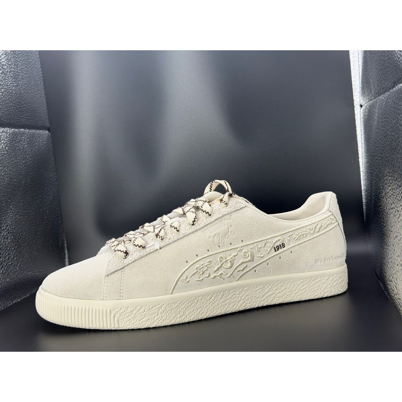 PUMA Clyde We Are Legends Mens Alpine Snow Suede Low Top Sneakers Size 12 NEW