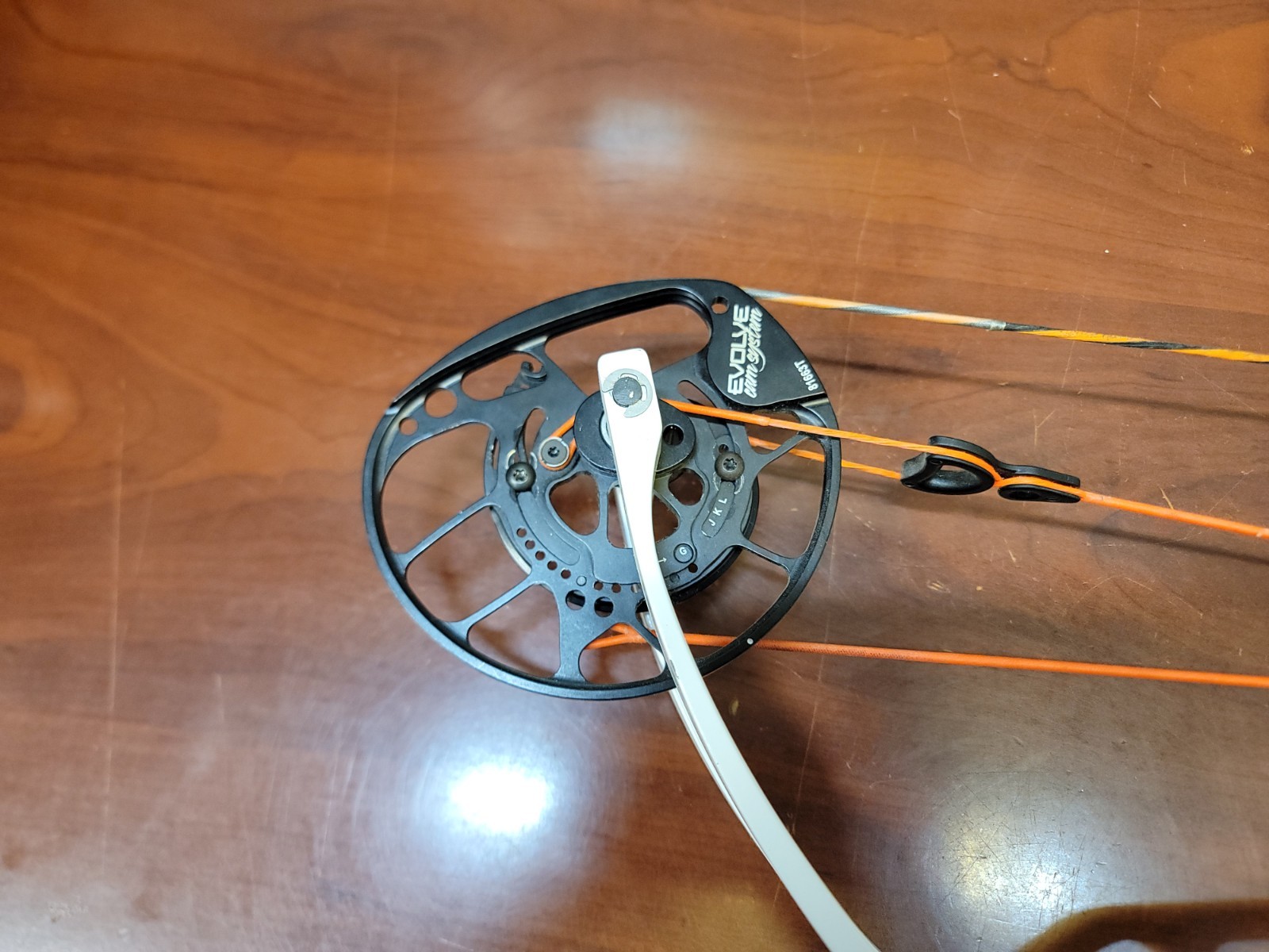 PSE Citation 40 RH Target Archery Compound Bow, Evolve Cam System 28" 60lb Draw