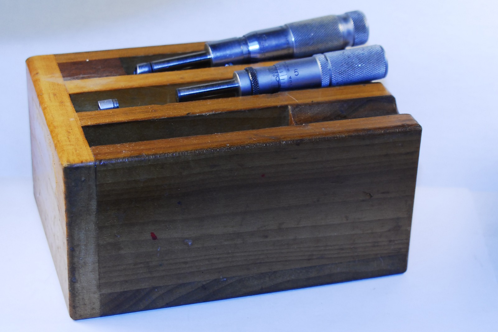 MICROMETER RACK HOLD 1'-2' & POINT MICS POPLAR & WALNUT  (F-3-6-2-1)
